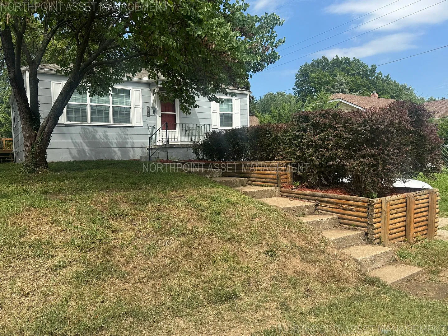 2-Bedroom, 1 Bath Single Family for Rent in Independence,MO | Attached Garage|Outdoor Living Space — Photo 3