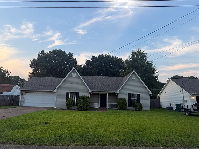 17 Sagefield Cv — Photo 1