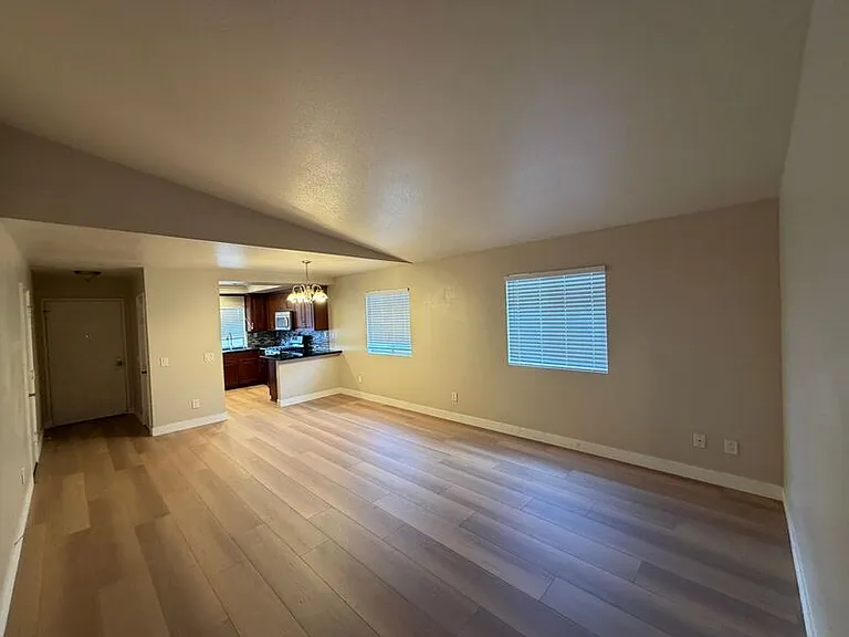28138 Bavaria Dr — Photo 7