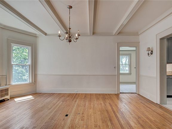 5th image of 109 Ruskin Ave