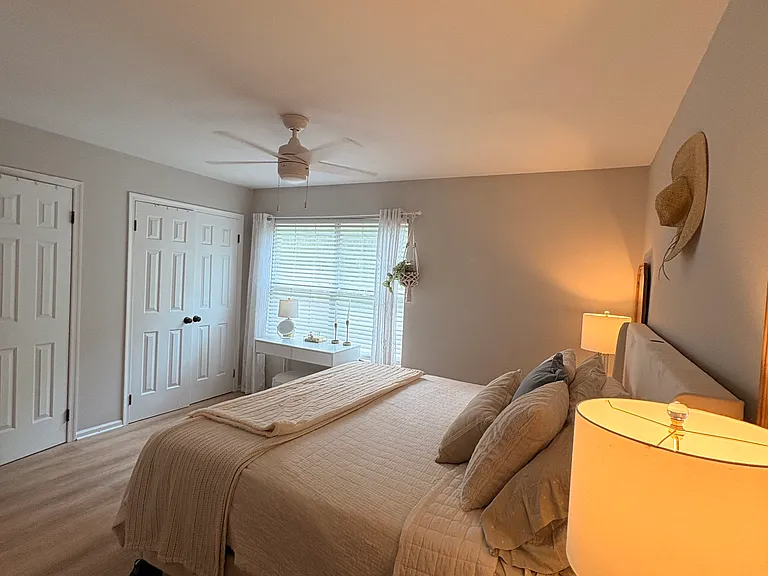 1605 Newbury Ct — Photo 5