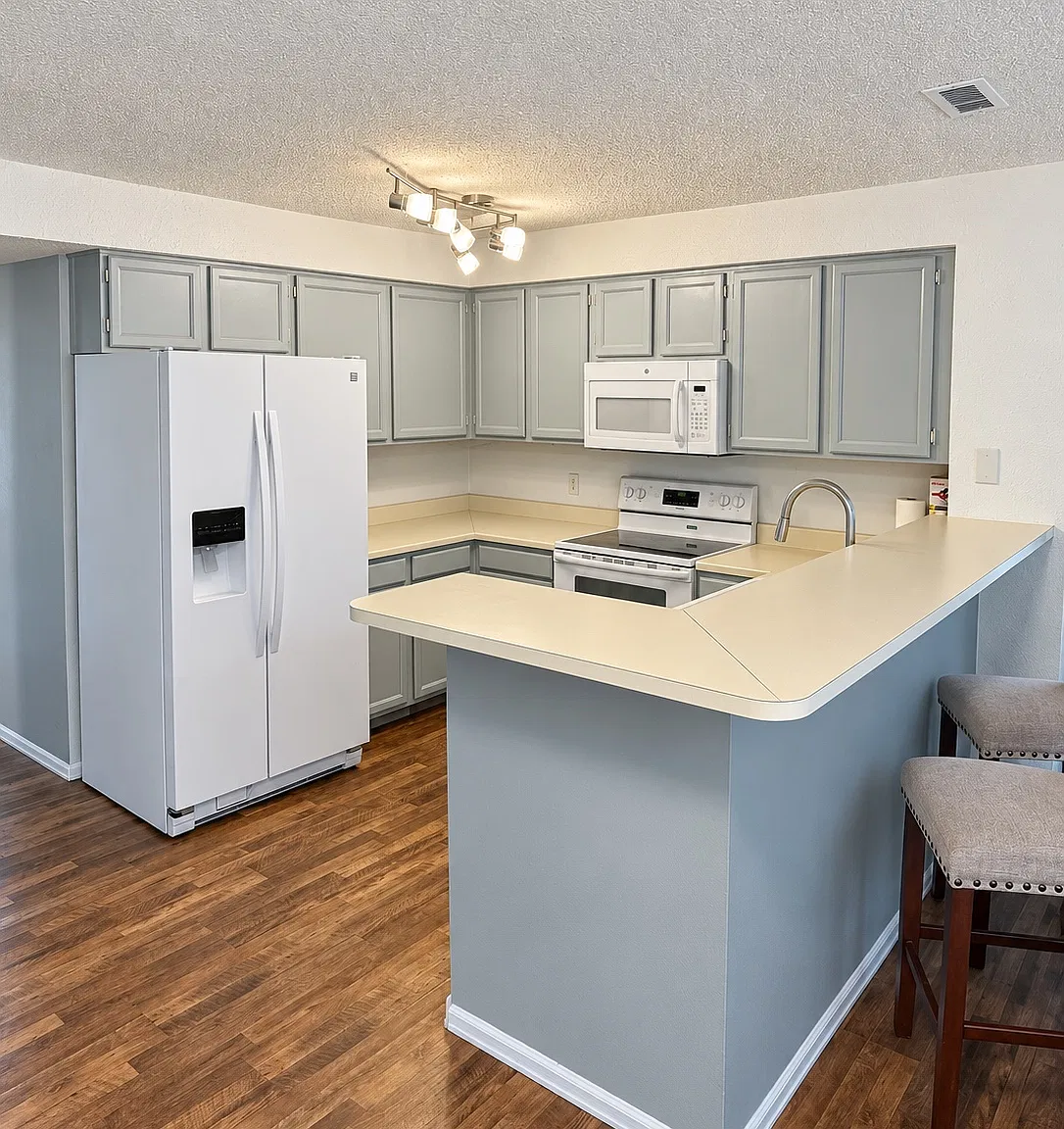 2 bed, 1096 sqft, $1,850 — Photo 3