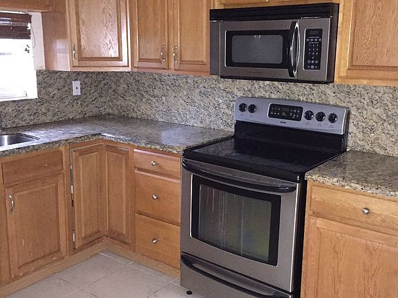4th image of 7100 Park St