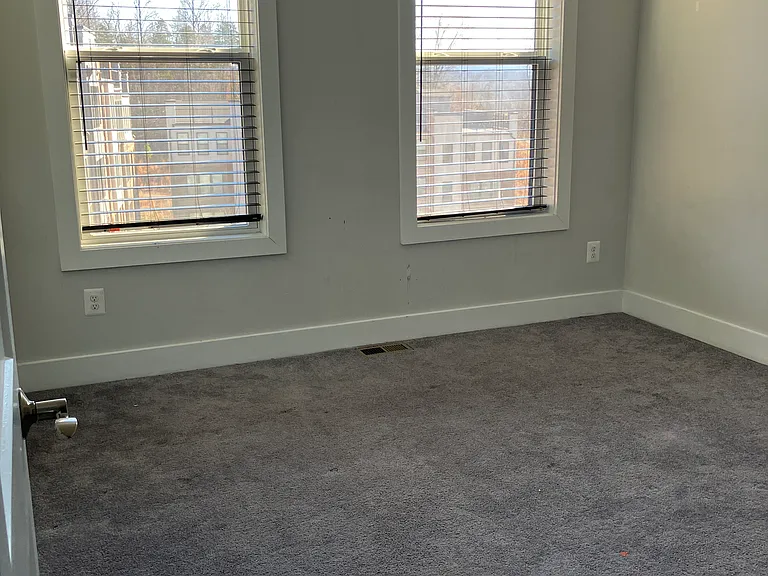 808 Wesley Ln #B — Photo 11