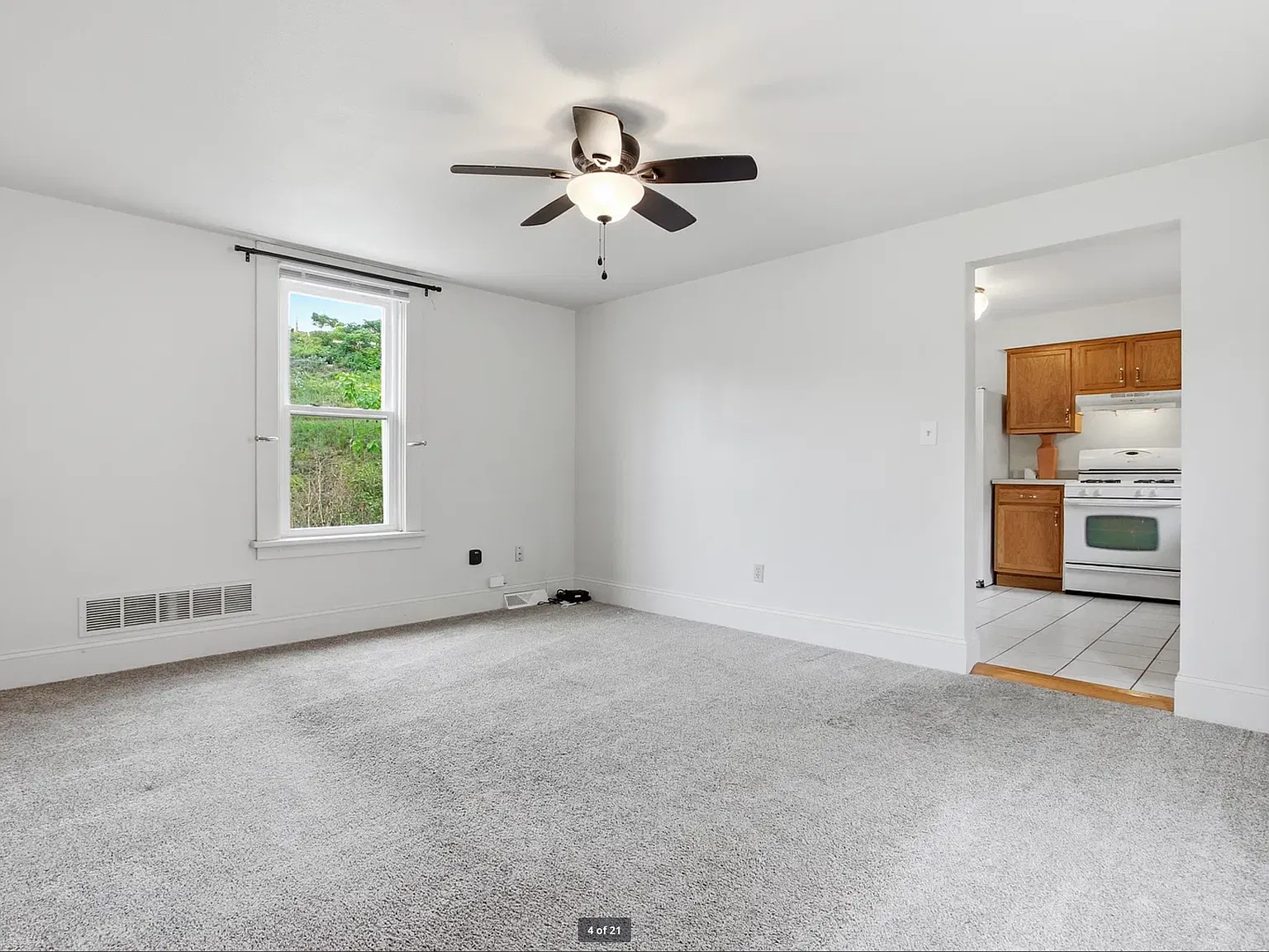 3 bed, 1088 sqft, $1,600 — Photo 3