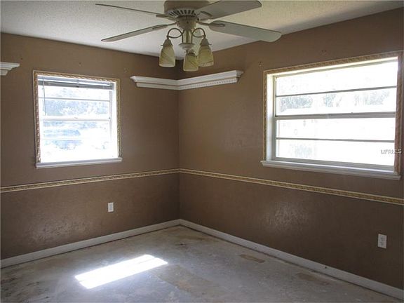 4th image of 8224 Cathy Ann St
