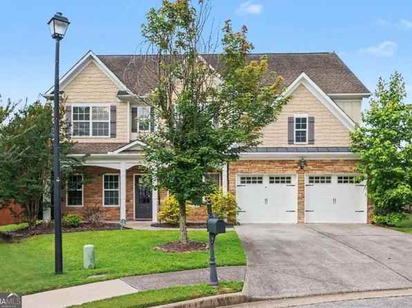 810 Sapphire Ln, Sugar Hill, GA 30518