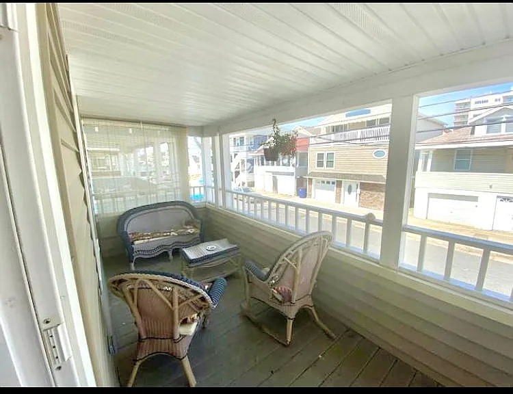 202 N Sacramento Ave #2 — Photo 18