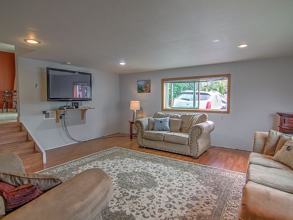 4th image of 2027 E 35th St