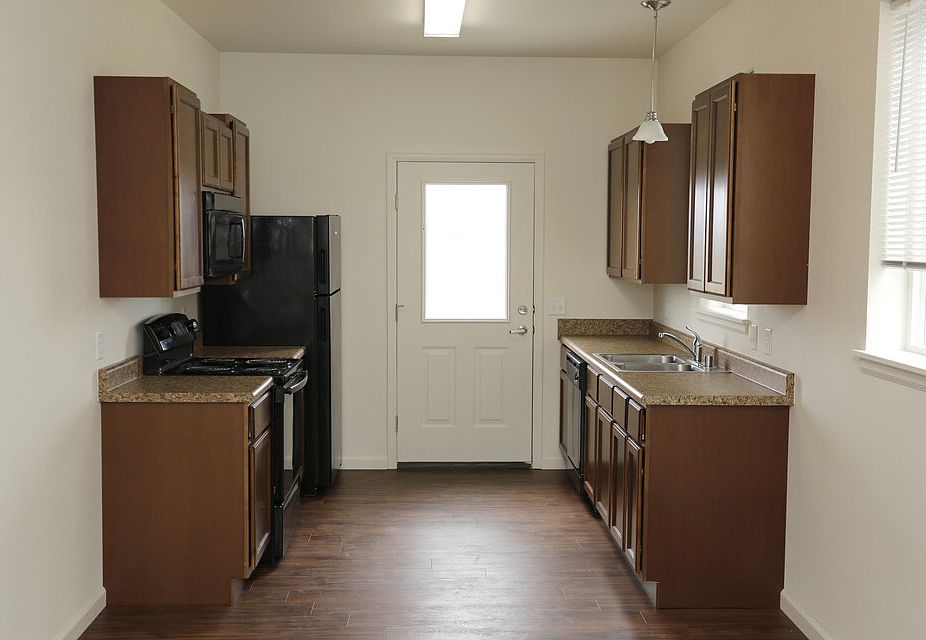 2nd image of 910 Wolverines Way #13