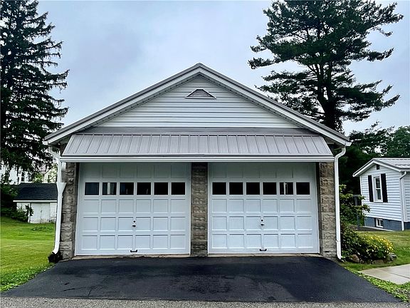 3rd image of 252 Papermill Ave
