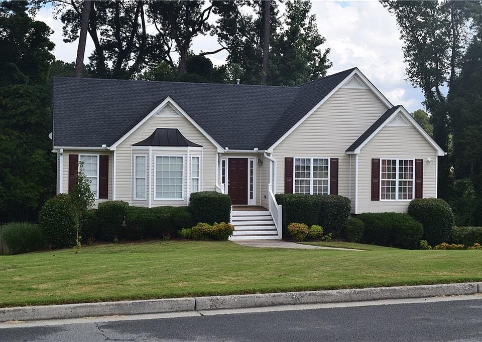 1st image of 145 Williamsburg Dr