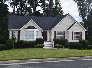 145 Williamsburg Dr, Dallas, GA 30157