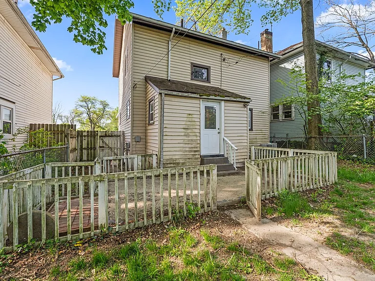 181 W Norman Ave — Photo 33