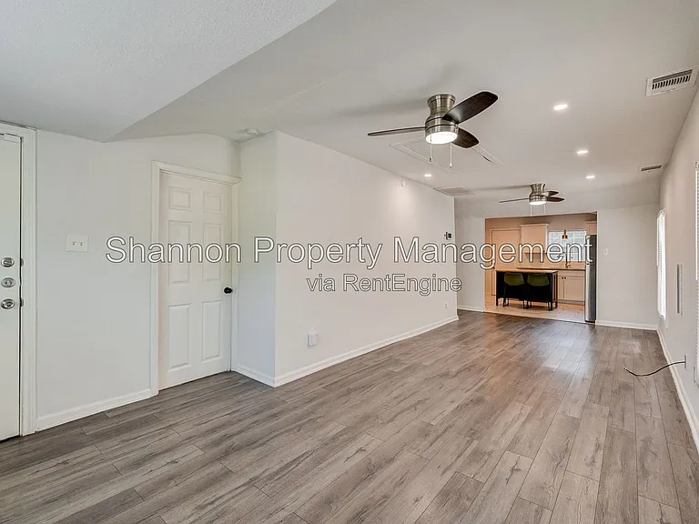 100 E 33rd St — Photo 2