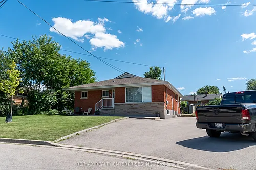 8 Salmond Ct #LOWER Photo 1