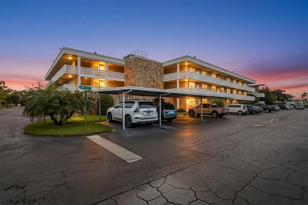 2 bed, 2.0 bath, 1035 sqft, $1,850 — Photo 1