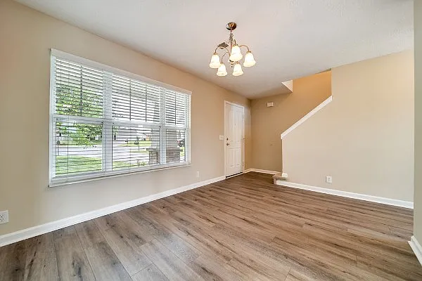 102 Wagon Ct — Photo 6