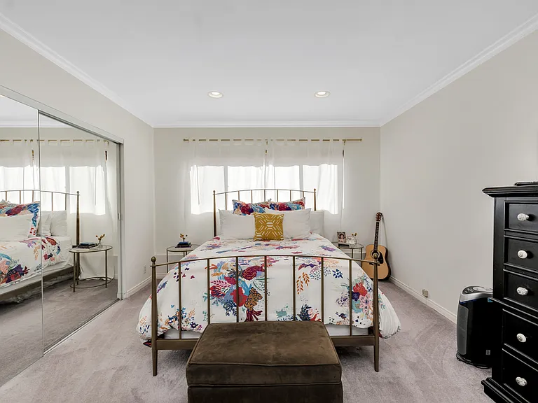 14934 Dickens St #9 — Photo 6