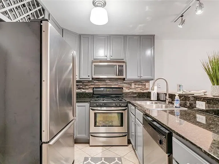 1445 Monroe Dr NE #F15 — Photo 17
