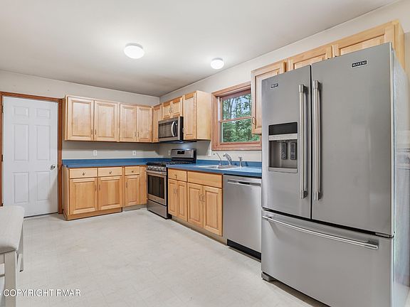 4th image of 1142 Sierra Trails Dr