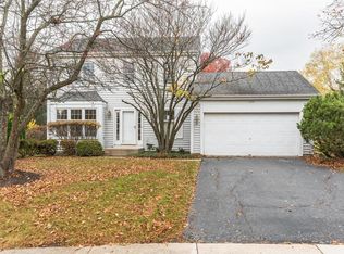705 Foxfield Ct, St Charles, IL 60174
