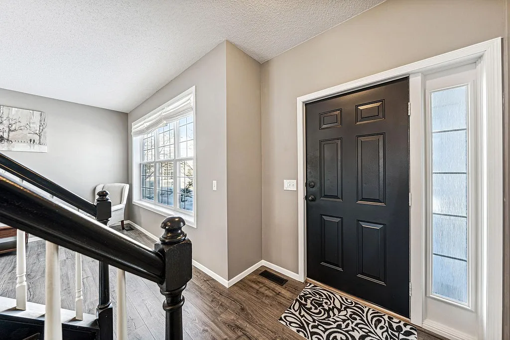 5 bed, 3272 sqft, $3,700 — Photo 2