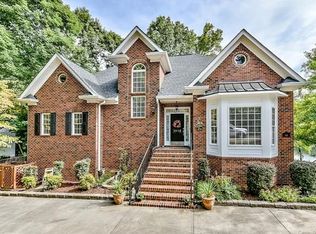 3016 Point Clear Dr, Tega Cay, SC 29708