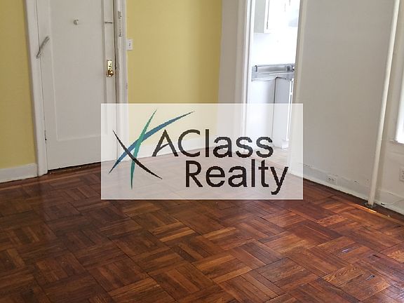 3rd image of 2557 33rd St APT 1F