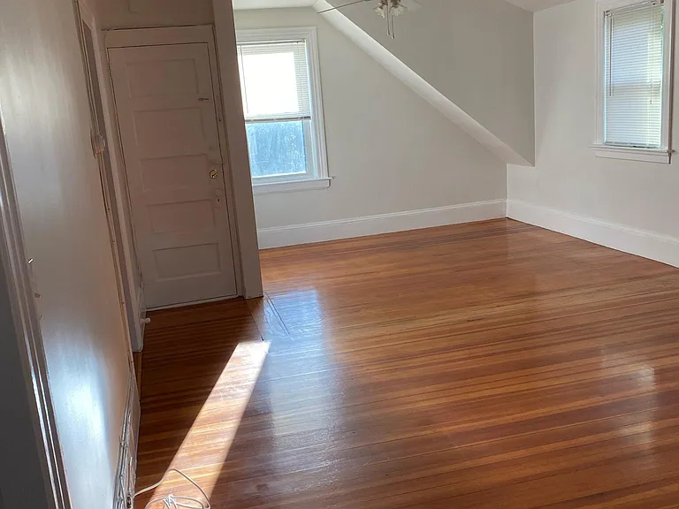 24 Sarah St #3 — Photo 12