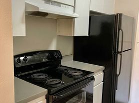 El Rancho Escondido Apartments