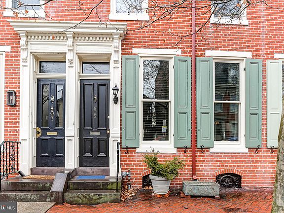 2nd image of 805 Green St