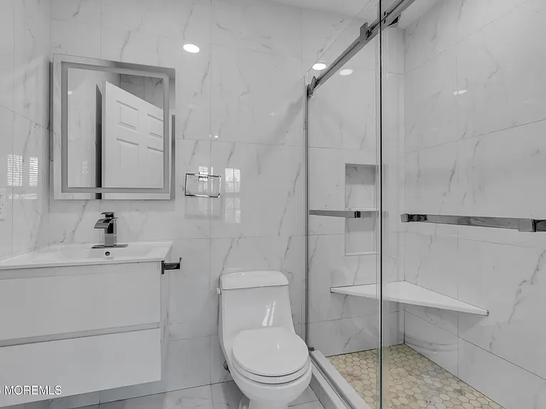 31 Lexington Ct — Photo 23