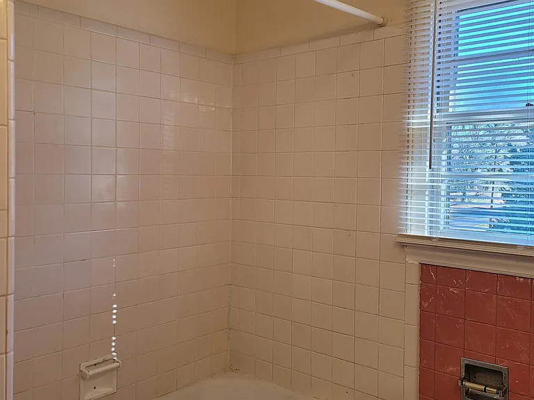 1806 S Hill Ave — Photo 13