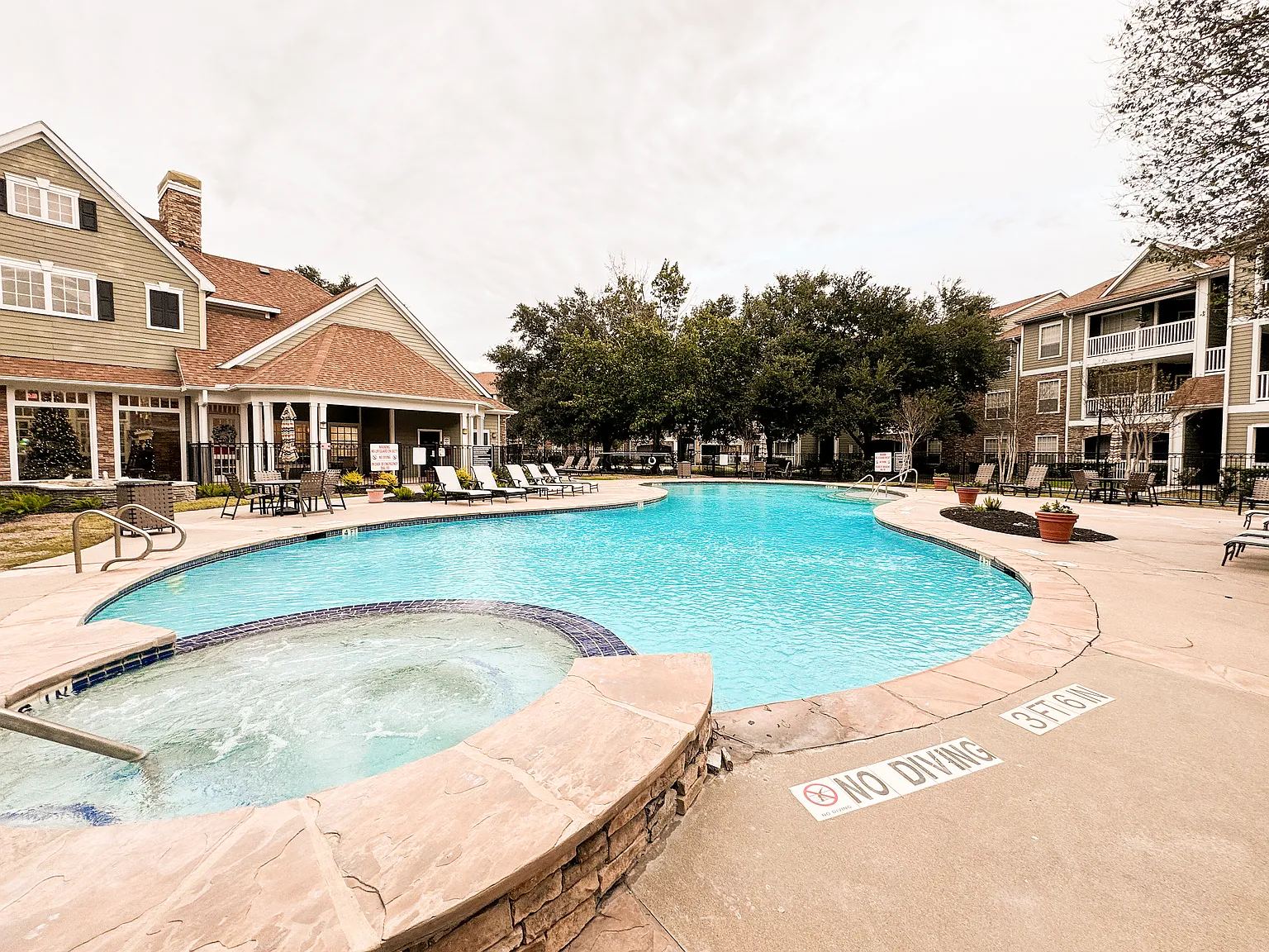Lodge at West Oaks — Photo 2