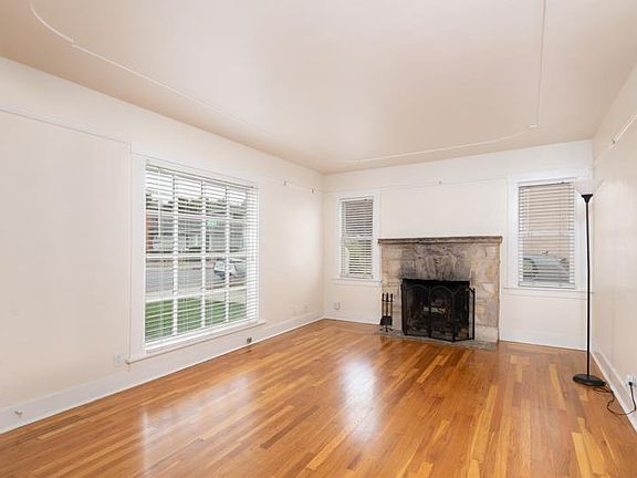 4th image of 1124 Sherwood Ave