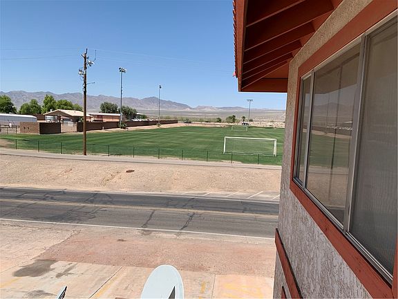5th image of 2492 Lakeside Dr #5 Drive