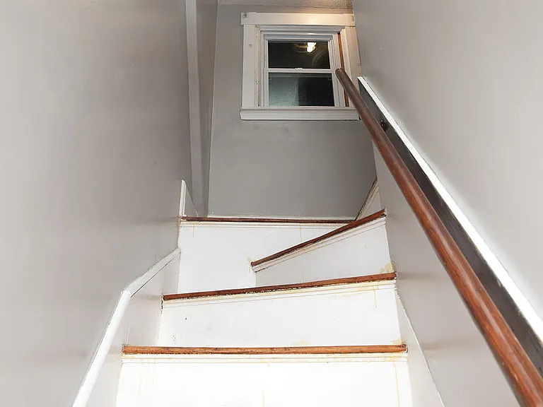 10-12 Payson Ave #2 — Photo 22