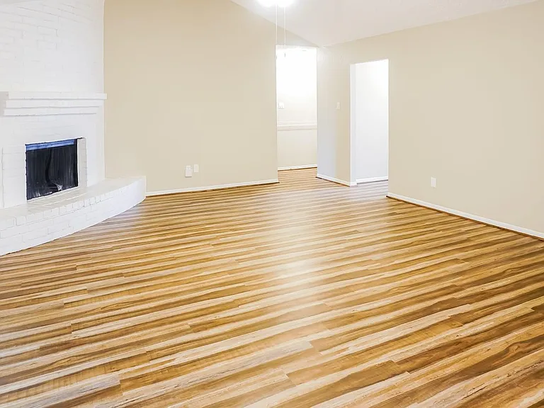 22831 Capitol Landing Ln — Photo 3