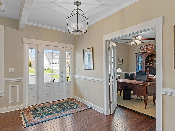 4th image of 128 Forest Ct