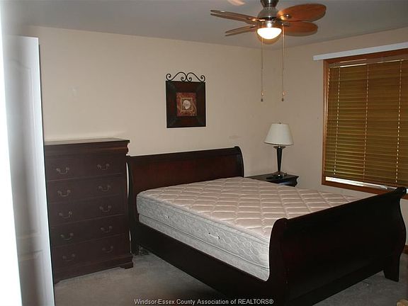 3rd image of 11810 Cobblestone Cres