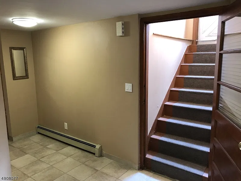 1 bed, 1671 sqft, $1,800 — Photo 3