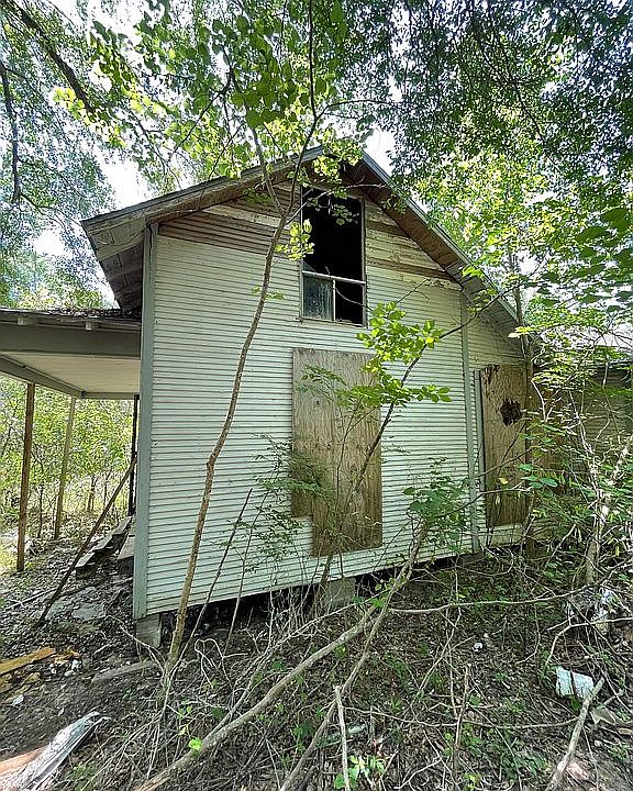 1st image of 16392 Pine Ln