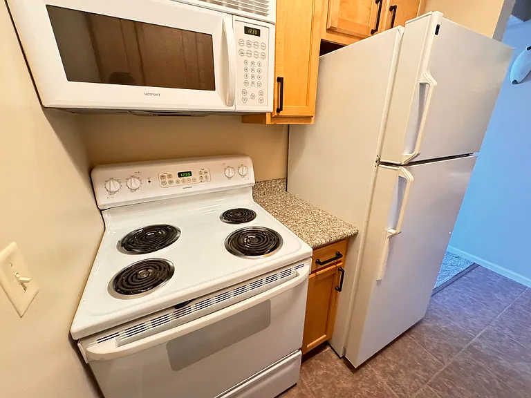 2026 J St #8 — Photo 1