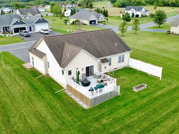 5th image of 3291 Barrington Way