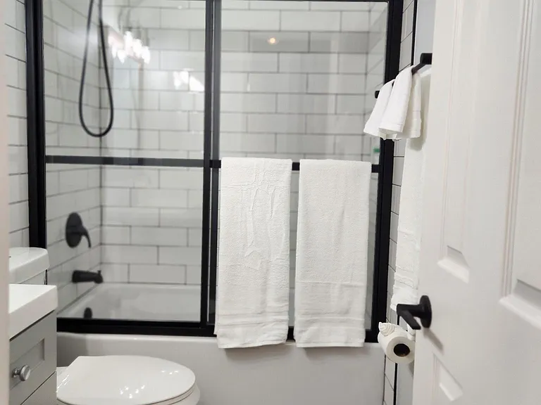 8640 Wilmette Ct — Photo 16