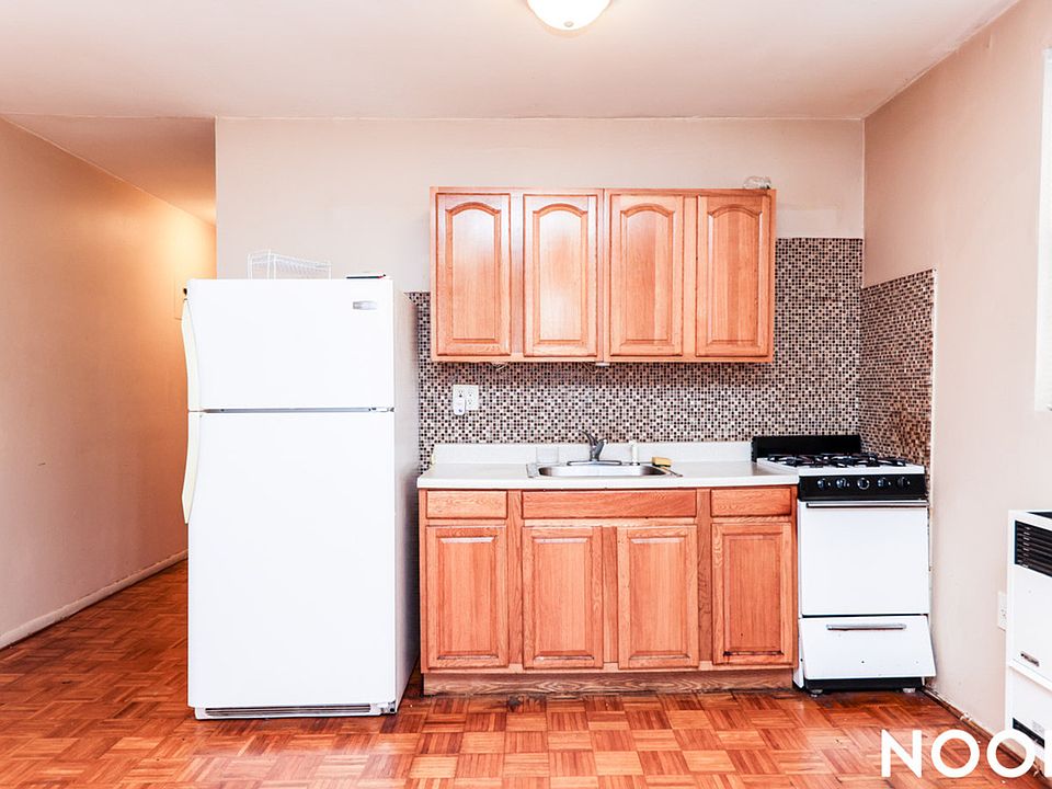 2nd image of 2849 W 20th St #1B