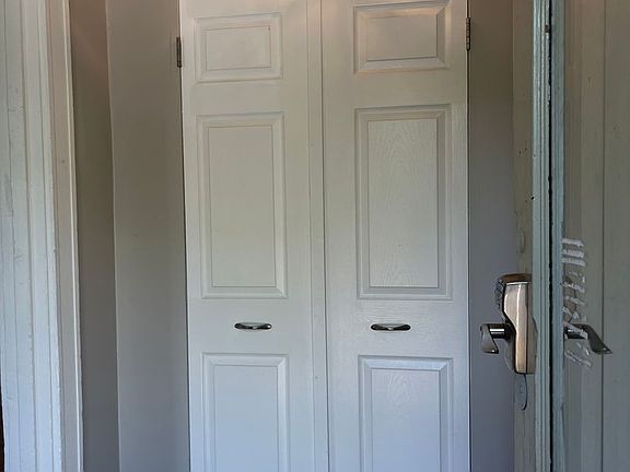 2nd image of 3008-10 Henrietta St Floor 3008-1