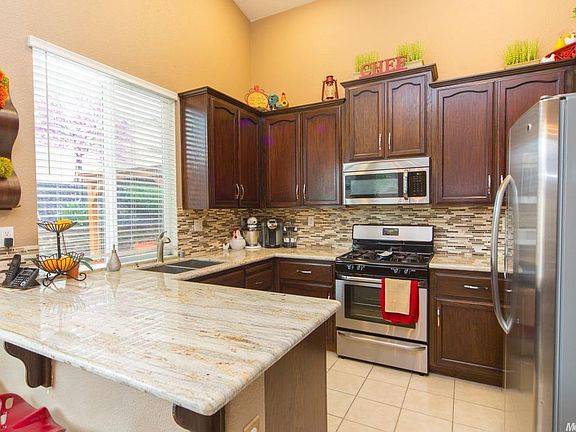 4th image of 2233 Zittel Dr