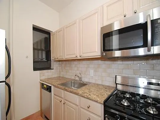 Rented by Buchbinder & Warren | media 18